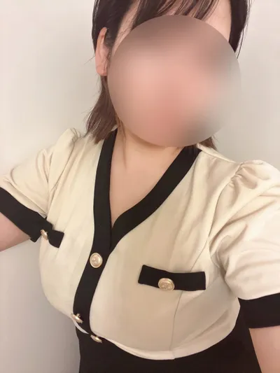 真弓かえら